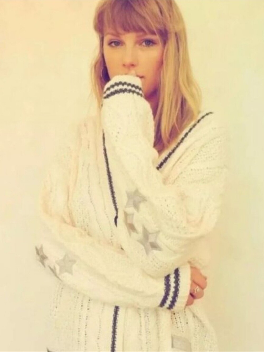 "SWIFTIES" Authentic Taylor Swift Cardigan from debut " Cardigan" Video